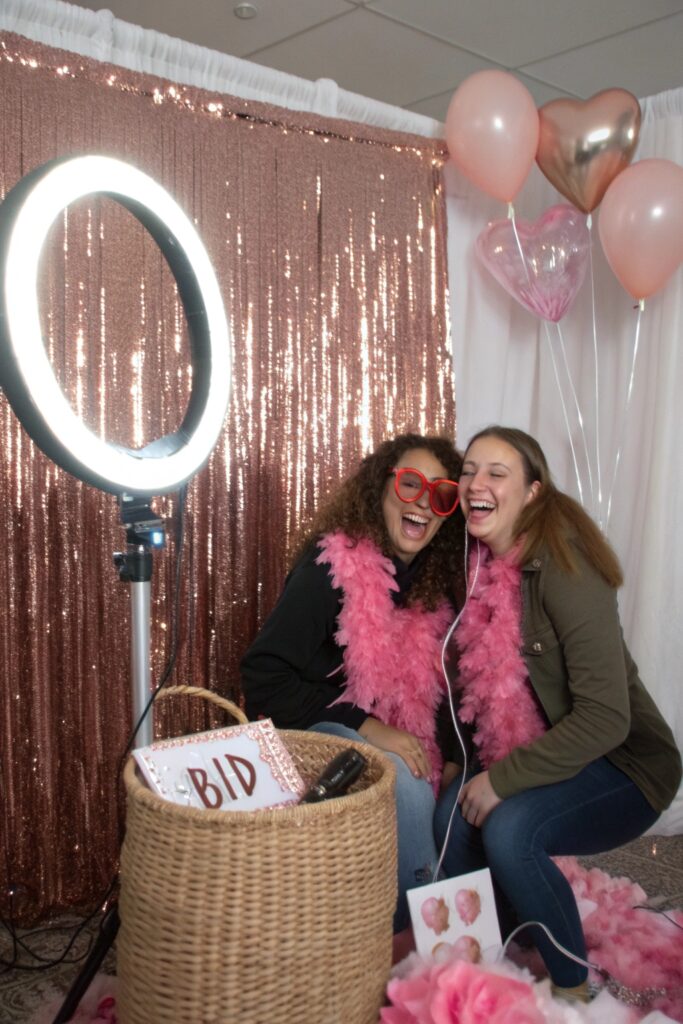 14 Galentine's Party Decor Ideas Your Friends Will Love